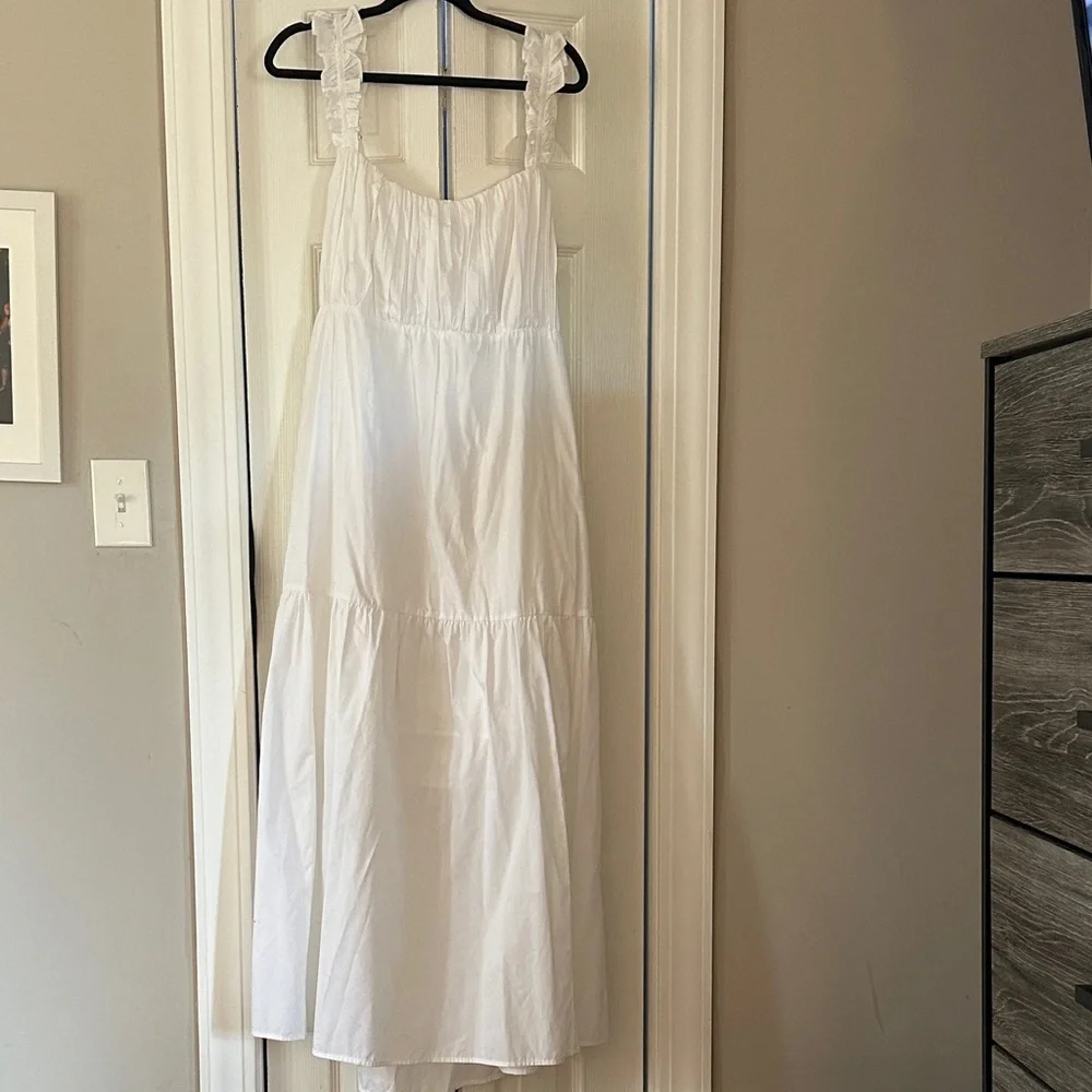 Abercrombie & Fitch Elegant White Maxi Dress